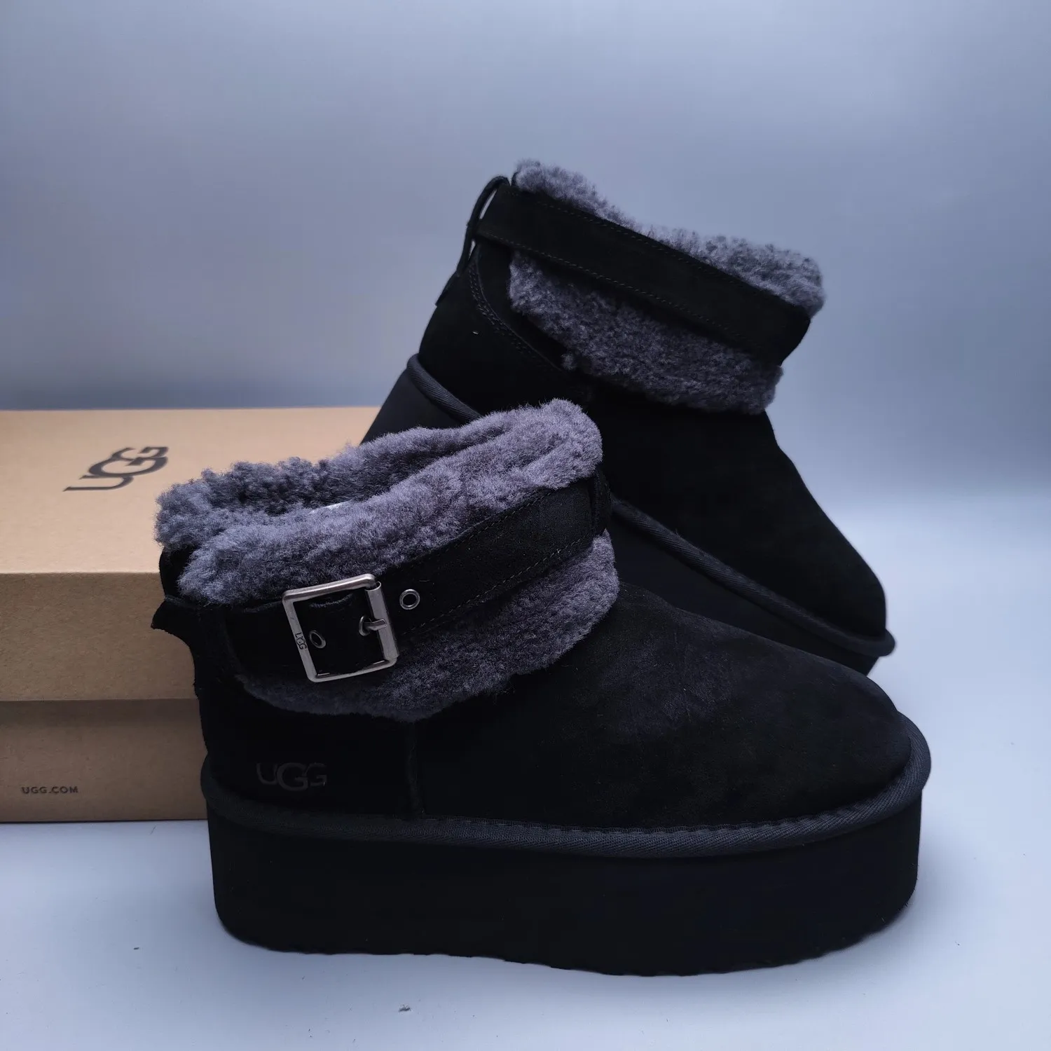 💰560 UGG sheepskin all-in-one snow boots 4041 5 cm thick sole with increased height, suede belt buckle, trendy winter style, color: maroon, black, matching size: 35-41